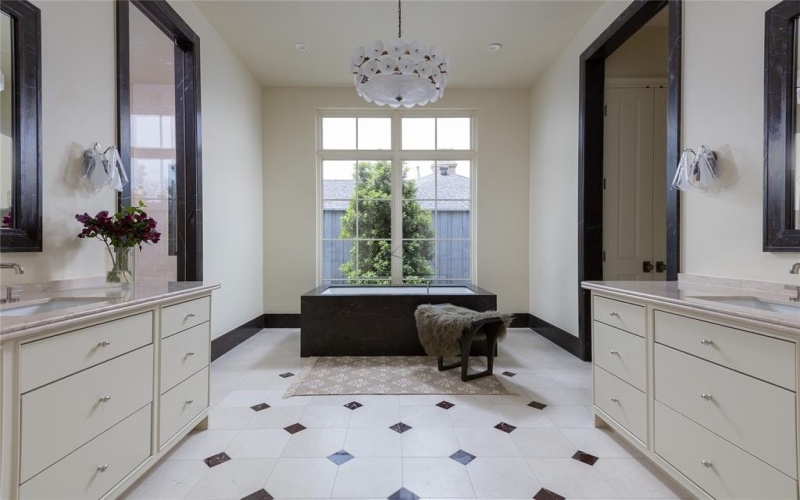 5610 Lobello, Dallas, TX 75229, 5 Bedrooms Bedrooms, ,7 BathroomsBathrooms,Residential,For Sale,5610 Lobello,20920720