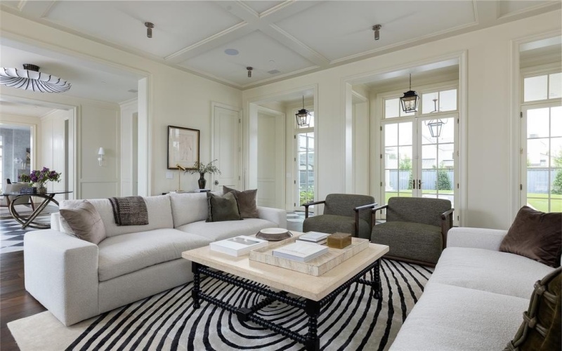 5610 Lobello, Dallas, TX 75229, 5 Bedrooms Bedrooms, ,7 BathroomsBathrooms,Residential,For Sale,5610 Lobello,20920720