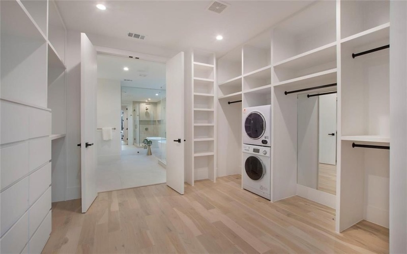 5253 Bonita Avenue, Dallas, TX 75206, 5 Bedrooms Bedrooms, ,6 BathroomsBathrooms,Residential,For Sale,5253 Bonita Avenue,20921037