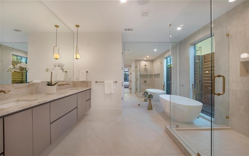 5253 Bonita Avenue, Dallas, TX 75206, 5 Bedrooms Bedrooms, ,6 BathroomsBathrooms,Residential,For Sale,5253 Bonita Avenue,20921037
