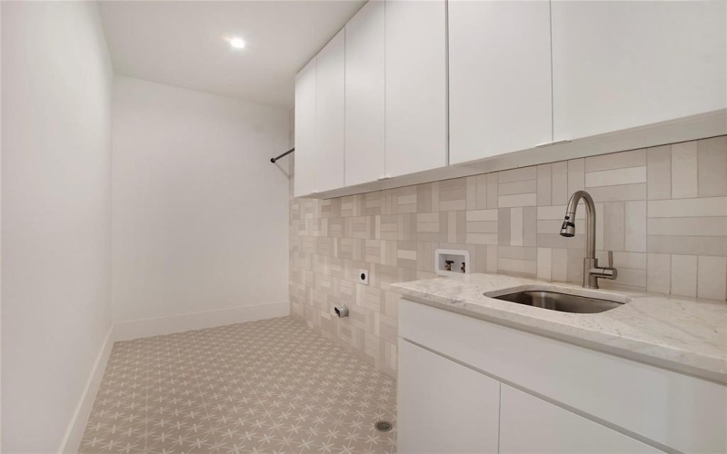 5253 Bonita Avenue, Dallas, TX 75206, 5 Bedrooms Bedrooms, ,6 BathroomsBathrooms,Residential,For Sale,5253 Bonita Avenue,20921037