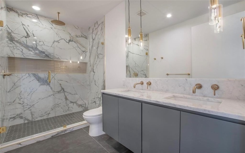 5253 Bonita Avenue, Dallas, TX 75206, 5 Bedrooms Bedrooms, ,6 BathroomsBathrooms,Residential,For Sale,5253 Bonita Avenue,20921037