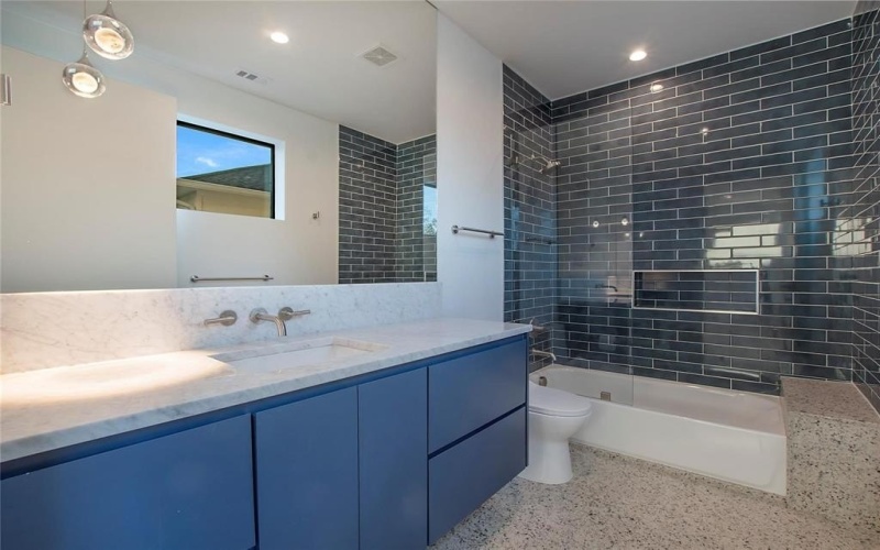 5253 Bonita Avenue, Dallas, TX 75206, 5 Bedrooms Bedrooms, ,6 BathroomsBathrooms,Residential,For Sale,5253 Bonita Avenue,20921037