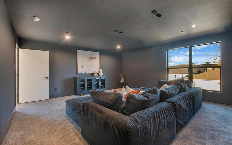 5253 Bonita Avenue, Dallas, TX 75206, 5 Bedrooms Bedrooms, ,6 BathroomsBathrooms,Residential,For Sale,5253 Bonita Avenue,20921037