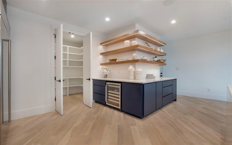 5253 Bonita Avenue, Dallas, TX 75206, 5 Bedrooms Bedrooms, ,6 BathroomsBathrooms,Residential,For Sale,5253 Bonita Avenue,20921037