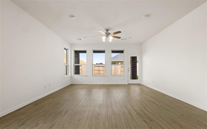 1406 Martingale Lane, Forney, TX 75126, 4 Bedrooms Bedrooms, ,3 BathroomsBathrooms,Residential,For Sale,1406 Martingale Lane,20886898