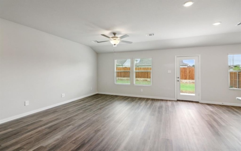 4031 Medina Drive, Farmersville, TX 75442, 3 Bedrooms Bedrooms, ,2 BathroomsBathrooms,Residential,For Sale,4031 Medina Drive,20923602