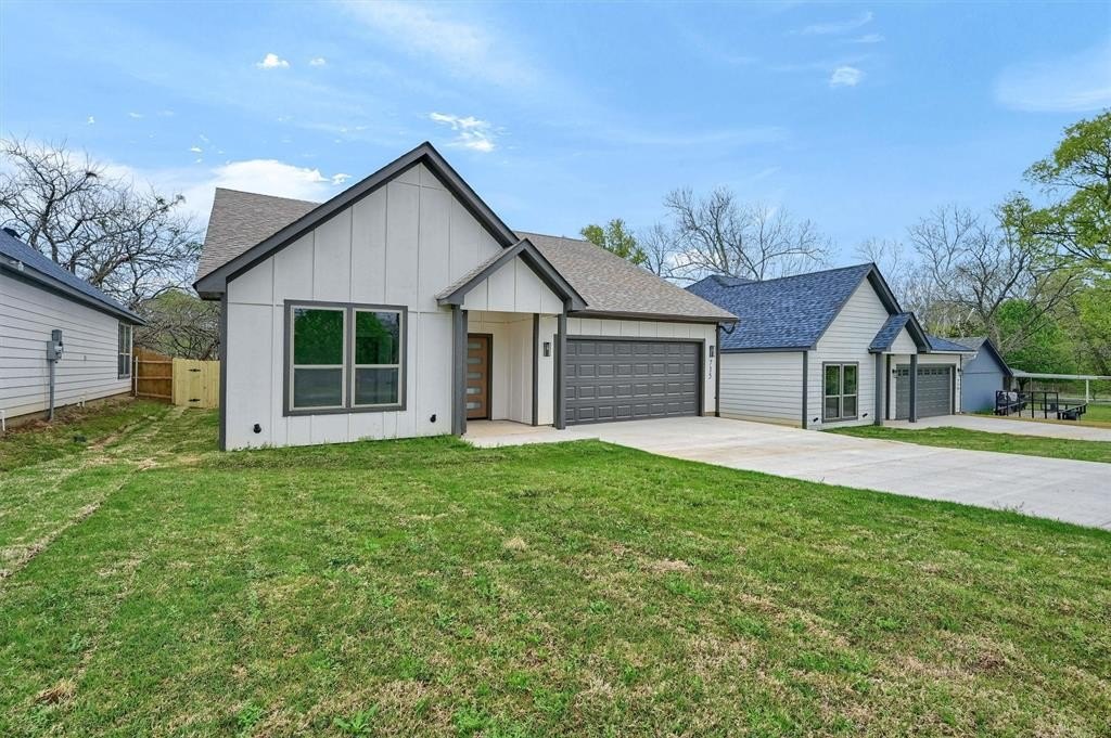 715 E Hanna Street, Denison, TX 75021, 3 Bedrooms Bedrooms, ,2 BathroomsBathrooms,Residential,For Sale,715 E Hanna Street,0,20887350