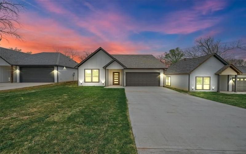 715 E Hanna Street, Denison, TX 75021, 3 Bedrooms Bedrooms, ,2 BathroomsBathrooms,Residential,For Sale,715 E Hanna Street,0,20887350