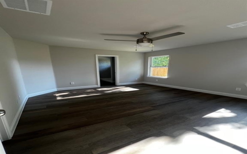 7935 Hull Avenue, Dallas, TX 75216, 4 Habitaciones Habitaciones , ,2 BañosBaños,Residential,En Venta,7935 Hull Avenue,20924557