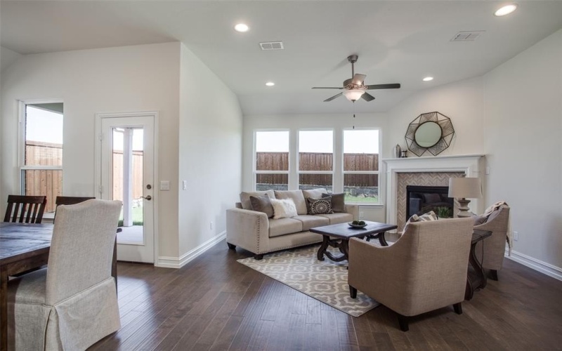 11213 Boyne Avenue, Fort Worth, TX 76052, 3 Habitaciones Habitaciones , ,2 BañosBaños,Residential,En Venta,11213 Boyne Avenue,20931025