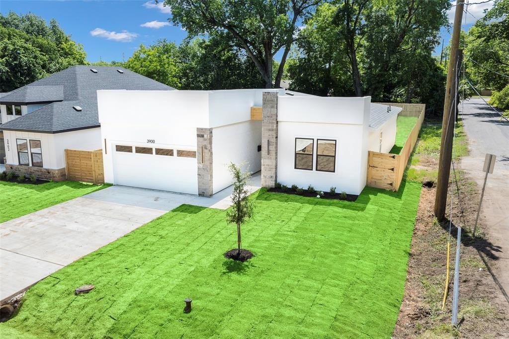 3900 De Maggio Avenue, Dallas, TX 75210, 4 Bedrooms Bedrooms, ,2 BathroomsBathrooms,Residential,For Sale,3900 De Maggio Avenue,20929406