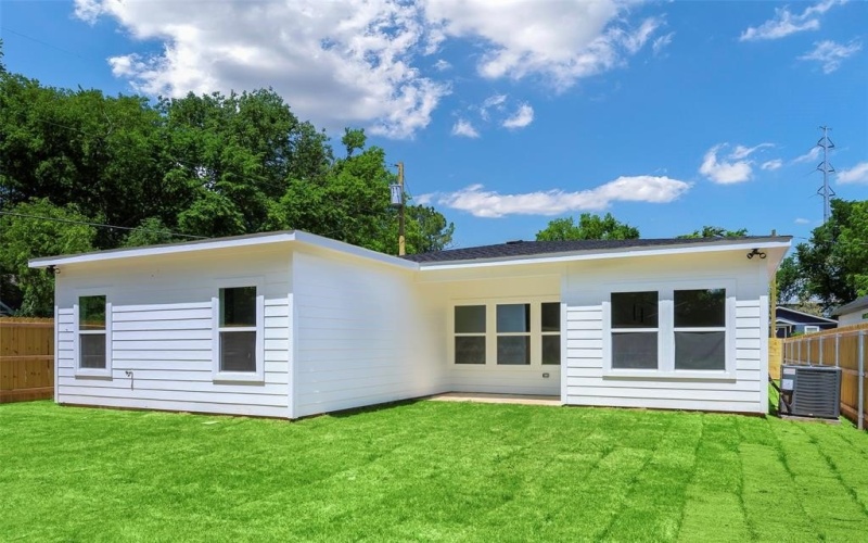 3900 De Maggio Avenue, Dallas, TX 75210, 4 Bedrooms Bedrooms, ,2 BathroomsBathrooms,Residential,For Sale,3900 De Maggio Avenue,20929406