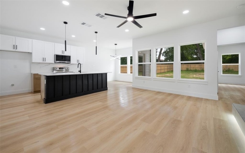 3900 De Maggio Avenue, Dallas, TX 75210, 4 Bedrooms Bedrooms, ,2 BathroomsBathrooms,Residential,For Sale,3900 De Maggio Avenue,20929406