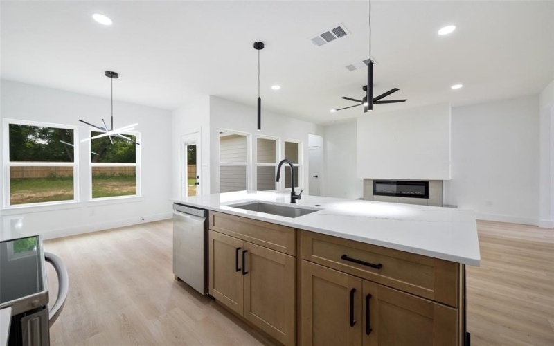 3900 De Maggio Avenue, Dallas, TX 75210, 4 Bedrooms Bedrooms, ,2 BathroomsBathrooms,Residential,For Sale,3900 De Maggio Avenue,20929406