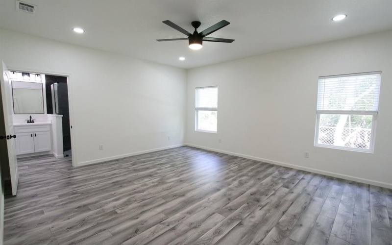 842 White Oak Drive, Woodway, TX 76712, 3 Bedrooms Bedrooms, ,2 BathroomsBathrooms,Residential,For Sale,842 White Oak Drive,0,20934051