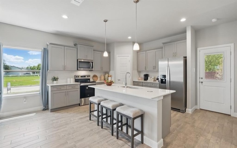 1303 FINLEY Drive, Mansfield, TX 76063, 4 Habitaciones Habitaciones , ,2 BañosBaños,Residential,En Venta,1303 FINLEY Drive,20934317