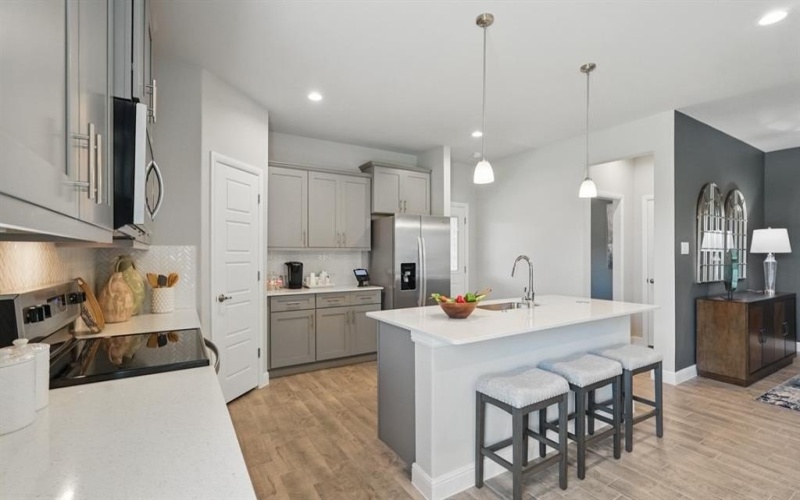1303 FINLEY Drive, Mansfield, TX 76063, 4 Habitaciones Habitaciones , ,2 BañosBaños,Residential,En Venta,1303 FINLEY Drive,20934317
