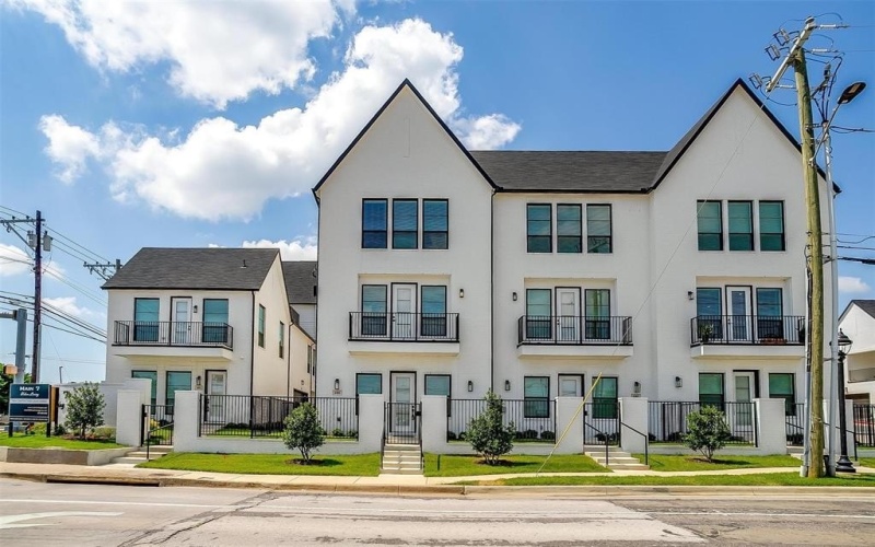 125 Vista Lane, Arlington, TX 76013, 2 Bedrooms Bedrooms, ,2 BathroomsBathrooms,Residential,For Sale,125 Vista Lane,20925784