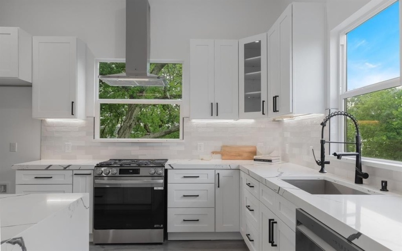 1921 Pollard Street, Dallas, TX 75208, 3 Bedrooms Bedrooms, ,3 BathroomsBathrooms,Residential,For Sale,1921 Pollard Street,20929895