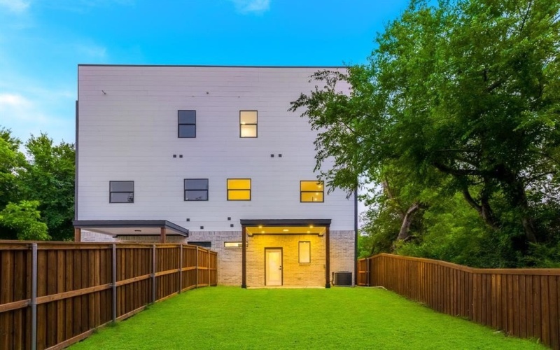 1921 Pollard Street, Dallas, TX 75208, 3 Bedrooms Bedrooms, ,3 BathroomsBathrooms,Residential,For Sale,1921 Pollard Street,20929895