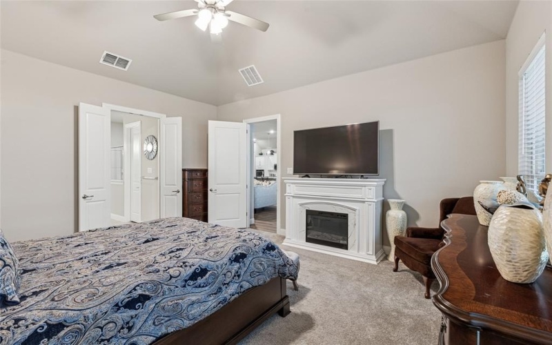 810 Brenda Drive, Mansfield, TX 76063, 4 Bedrooms Bedrooms, ,3 BathroomsBathrooms,Residential,For Sale,810 Brenda Drive,20933174