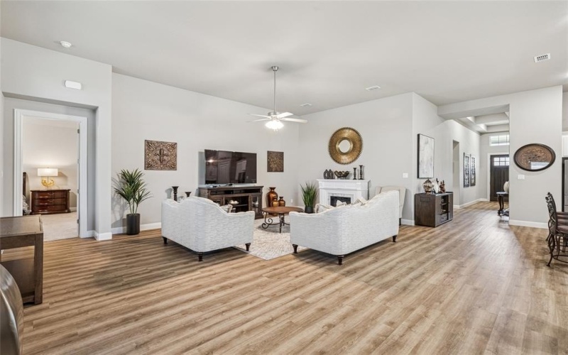 810 Brenda Drive, Mansfield, TX 76063, 4 Bedrooms Bedrooms, ,3 BathroomsBathrooms,Residential,For Sale,810 Brenda Drive,20933174