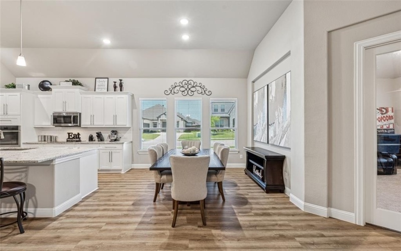 810 Brenda Drive, Mansfield, TX 76063, 4 Bedrooms Bedrooms, ,3 BathroomsBathrooms,Residential,For Sale,810 Brenda Drive,20933174