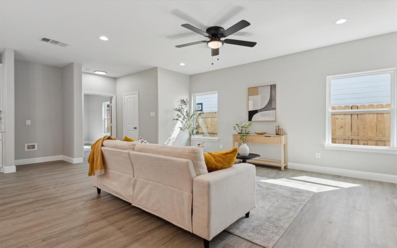 6301 Pebble Avenue, Dallas, TX 75217, 3 Bedrooms Bedrooms, ,2 BathroomsBathrooms,Residential,For Sale,6301 Pebble Avenue,20933244
