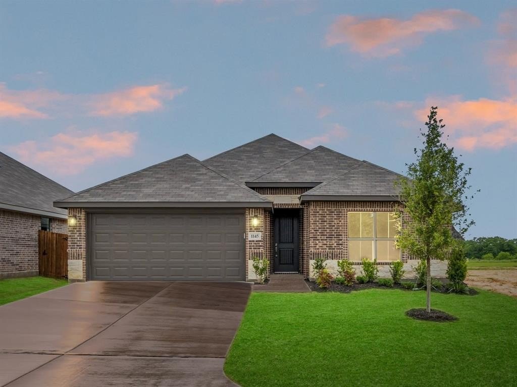 1145 Avery, Granbury, TX 76049, 3 Bedrooms Bedrooms, ,2 BathroomsBathrooms,Residential,For Sale,1145 Avery,20935272