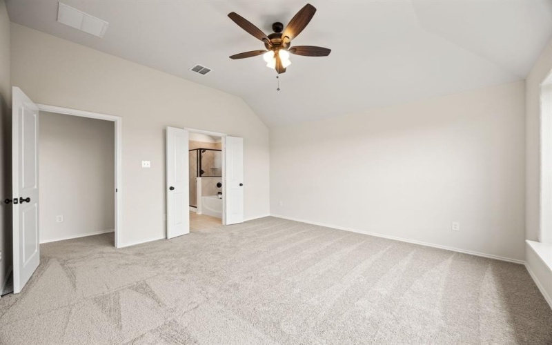 1153 Avery, Granbury, TX 76049, 3 Bedrooms Bedrooms, ,2 BathroomsBathrooms,Residential,For Sale,1153 Avery,20935295