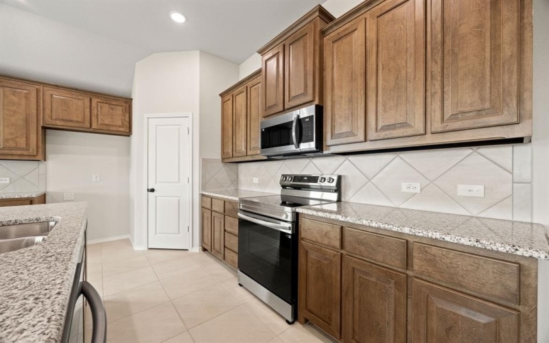 1153 Avery, Granbury, TX 76049, 3 Bedrooms Bedrooms, ,2 BathroomsBathrooms,Residential,For Sale,1153 Avery,20935295