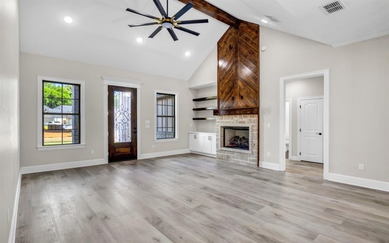 2010 Locklear Lane, Tyler, TX 75703, 4 Bedrooms Bedrooms, ,2 BathroomsBathrooms,Residential,For Sale,2010 Locklear Lane,20935492