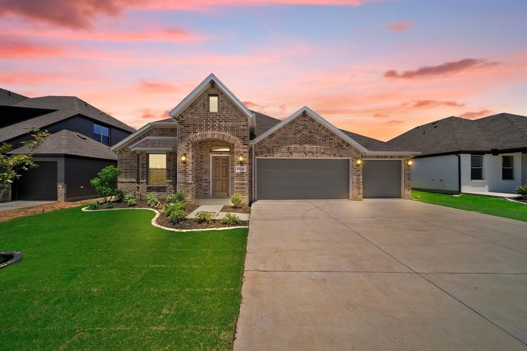 1948 Nightfall Drive, Venus, TX 76084, 4 Bedrooms Bedrooms, ,2 BathroomsBathrooms,Residential,For Sale,1948 Nightfall Drive,20935991