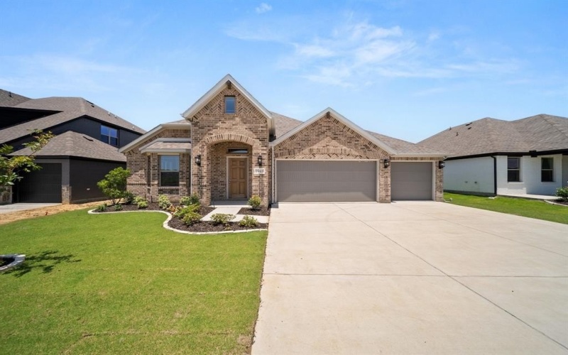 1948 Nightfall Drive, Venus, TX 76084, 4 Bedrooms Bedrooms, ,2 BathroomsBathrooms,Residential,For Sale,1948 Nightfall Drive,20935991