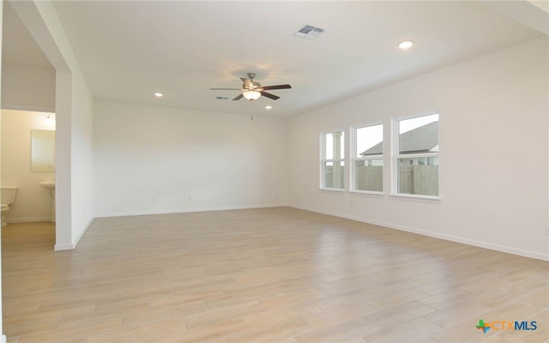3704 Pin Oak Hills, Seguin, TX 78155, 4 Habitaciones Habitaciones , ,2 BañosBaños,Residential,En Venta,3704 Pin Oak Hills,567090