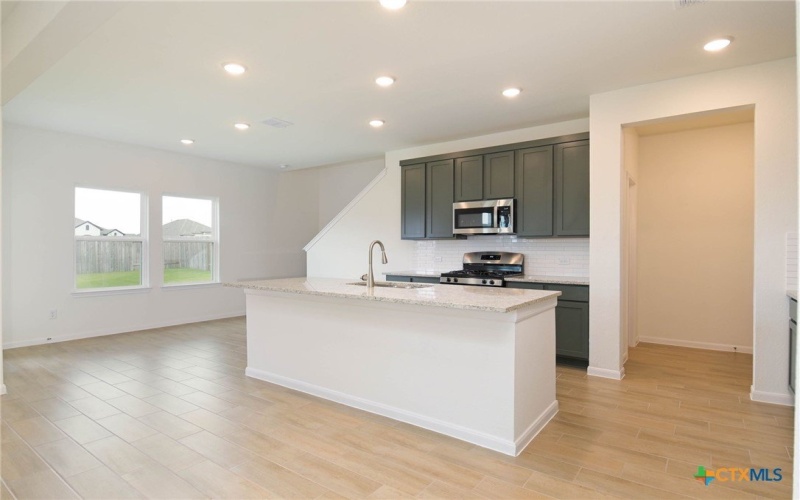 3704 Pin Oak Hills, Seguin, TX 78155, 4 Habitaciones Habitaciones , ,2 BañosBaños,Residential,En Venta,3704 Pin Oak Hills,567090