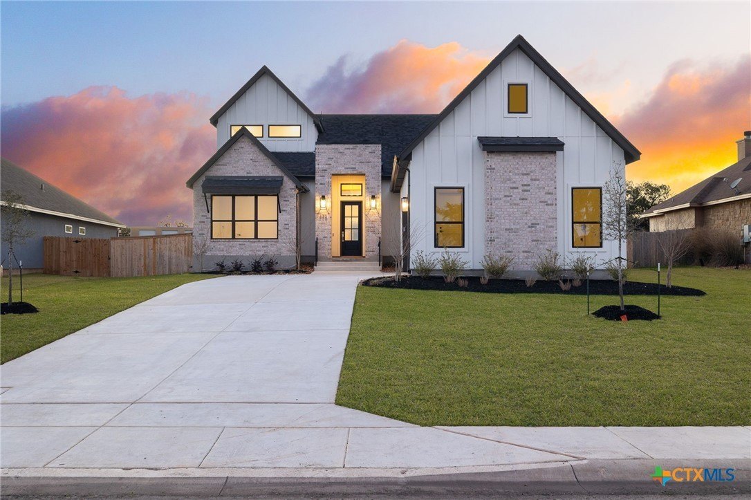 632 Oak Creek Parkway, Seguin, TX 78155, 3 Habitaciones Habitaciones , ,5 BañosBaños,Residential,En Venta,632 Oak Creek Parkway,573955