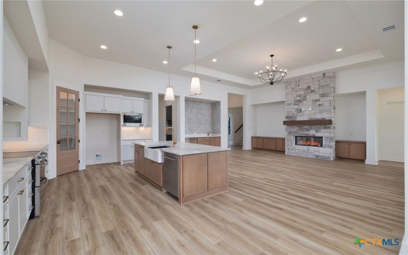 632 Oak Creek Parkway, Seguin, TX 78155, 3 Habitaciones Habitaciones , ,5 BañosBaños,Residential,En Venta,632 Oak Creek Parkway,573955