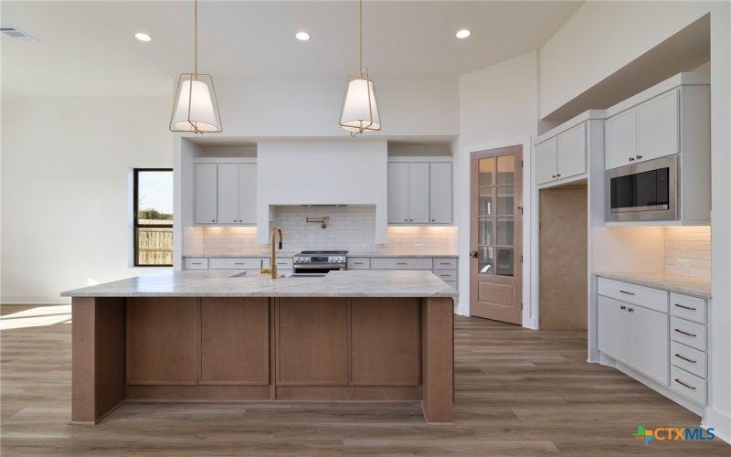 632 Oak Creek Parkway, Seguin, TX 78155, 3 Habitaciones Habitaciones , ,5 BañosBaños,Residential,En Venta,632 Oak Creek Parkway,573955