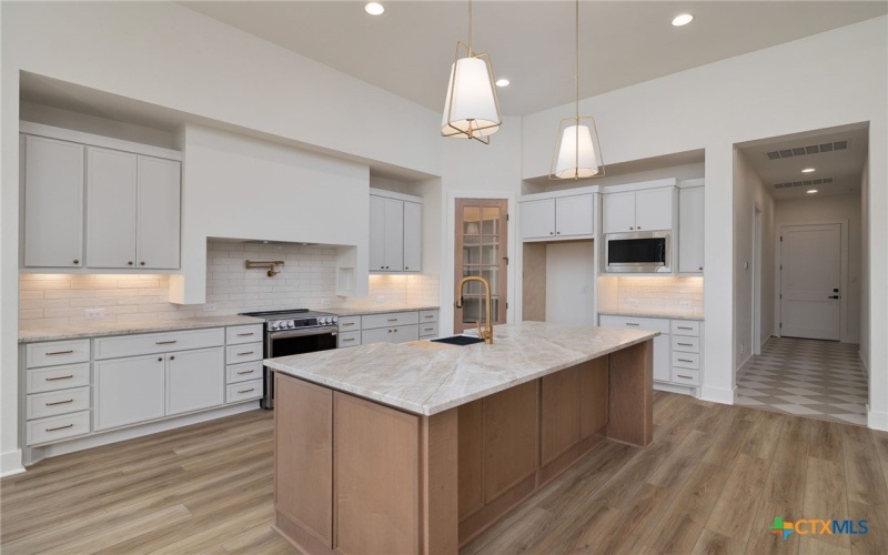 632 Oak Creek Parkway, Seguin, TX 78155, 3 Habitaciones Habitaciones , ,5 BañosBaños,Residential,En Venta,632 Oak Creek Parkway,573955