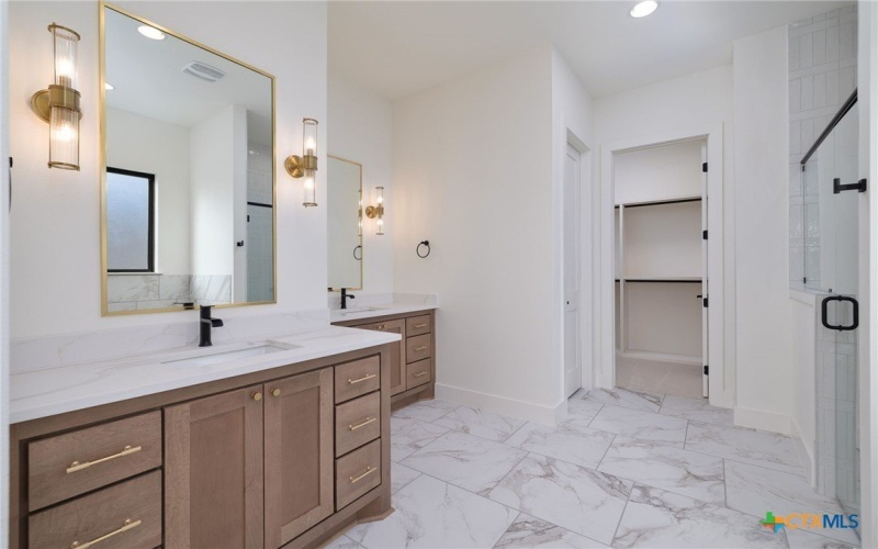 632 Oak Creek Parkway, Seguin, TX 78155, 3 Habitaciones Habitaciones , ,5 BañosBaños,Residential,En Venta,632 Oak Creek Parkway,573955