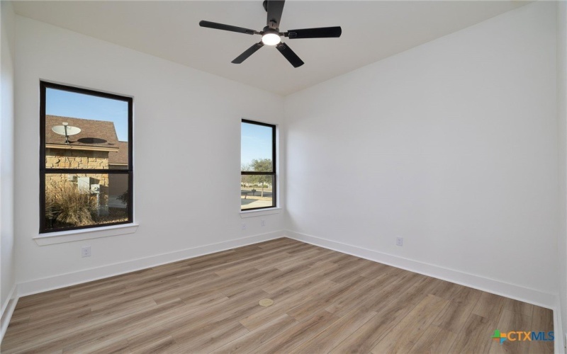 632 Oak Creek Parkway, Seguin, TX 78155, 3 Habitaciones Habitaciones , ,5 BañosBaños,Residential,En Venta,632 Oak Creek Parkway,573955
