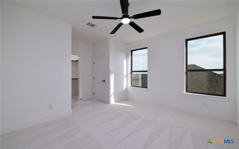 632 Oak Creek Parkway, Seguin, TX 78155, 3 Habitaciones Habitaciones , ,5 BañosBaños,Residential,En Venta,632 Oak Creek Parkway,573955
