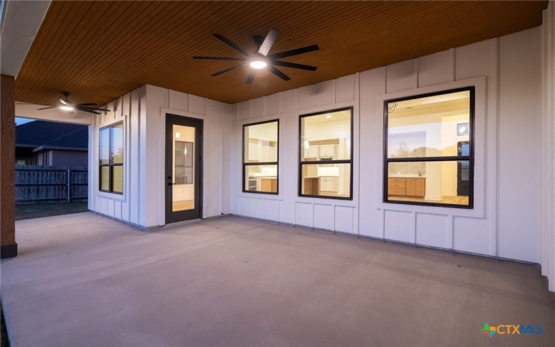 632 Oak Creek Parkway, Seguin, TX 78155, 3 Habitaciones Habitaciones , ,5 BañosBaños,Residential,En Venta,632 Oak Creek Parkway,573955