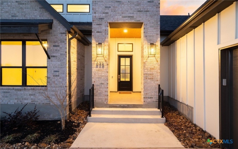 632 Oak Creek Parkway, Seguin, TX 78155, 3 Habitaciones Habitaciones , ,5 BañosBaños,Residential,En Venta,632 Oak Creek Parkway,573955