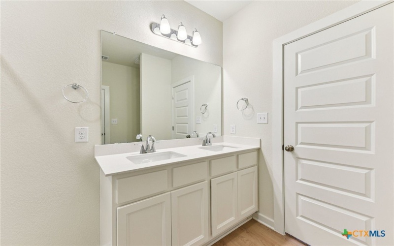 1216 Wild Leaf Way, San Marcos, TX 78666, 4 Habitaciones Habitaciones , ,2 BañosBaños,Residential,En Venta,1216 Wild Leaf Way,0,580073