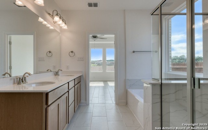 148 Mallorys Way, Castroville, TX 78253, 4 Habitaciones Habitaciones , ,3 BañosBaños,Residential,En Venta,148 Mallorys Way,1865255
