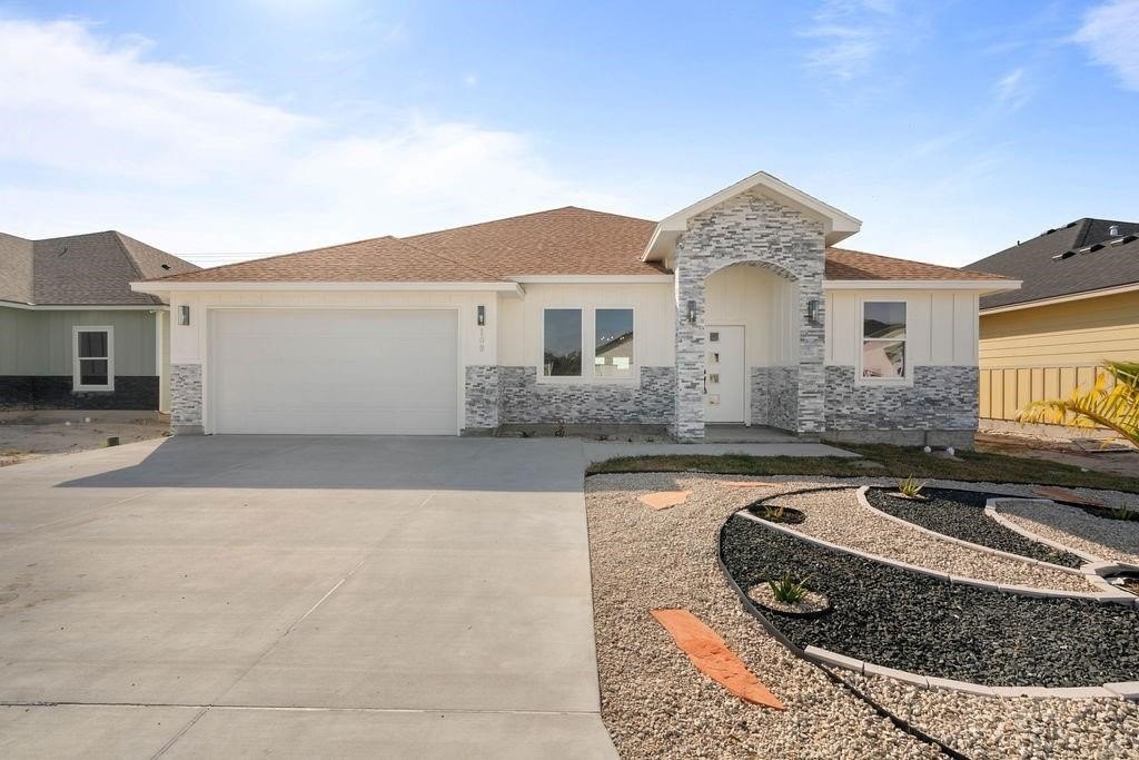 109 Traditions, Rockport, TX 78382, 4 Bedrooms Bedrooms, ,3 BathroomsBathrooms,Residential,For Sale,109 Traditions,459155