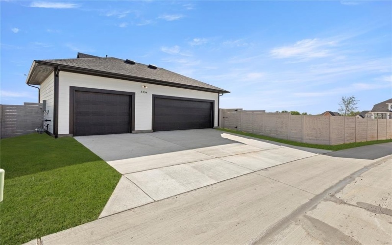 3304 Andesite Road, McKinney, TX 75071, 4 Bedrooms Bedrooms, ,5 BathroomsBathrooms,Residential,For Sale,3304 Andesite Road,20782648